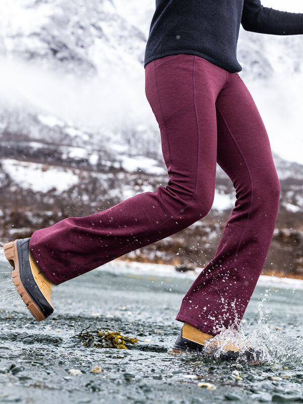 Women&rsquo;s Fleece Lined Flare Pants &ndash; Long